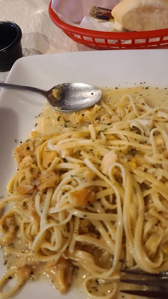 Linguine with White Clam Sauce